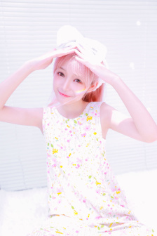ass小美女粉嫩撒尿pics